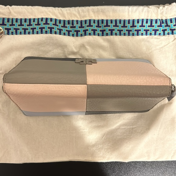 Tory Burch Pebble Colorblock Long Wallet with Dust Bag - Picture 8 of 17